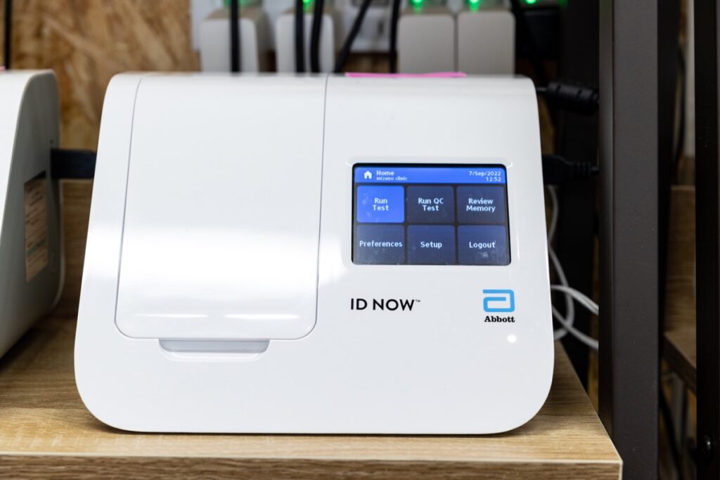 PCR検査機装置